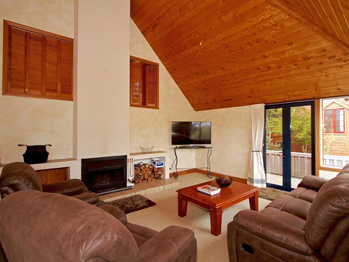 Ducks Crossing - Ohakune Holiday Home Экстерьер фото